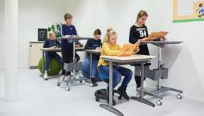 Het belang van ergonomische hulpmiddelen voor in het klaslokaal