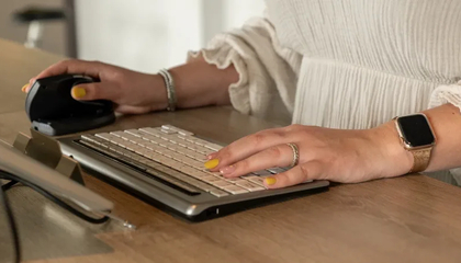 Ergonomisch toetsenbord en RSI: hoe kies je een toetsenbord dat klachten helpt voorkomen?