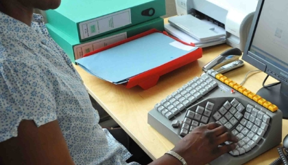 Hoe richt je je werkplek in bij éénhandige bediening?