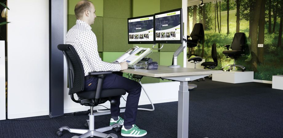 Minder (rug)klachten dankzij een ergonomische bureaustoel Minder (rug)klachten dankzij een ergonomische bureaustoel