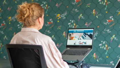Overbelasting van de wervelkolom bij smartphone- en laptopgebruik