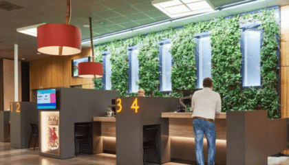Waarom goede verlichting belangrijk is voor je werkplek