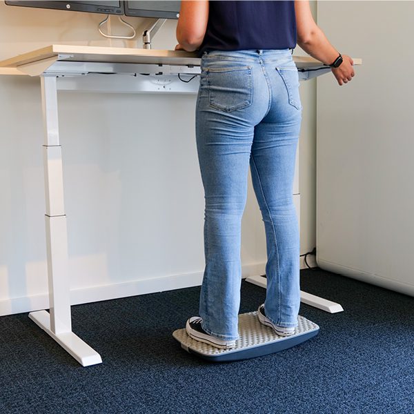 Elektrisch verstelbaar zit sta bureau Ergodesk E2T voor afwisselend werken.