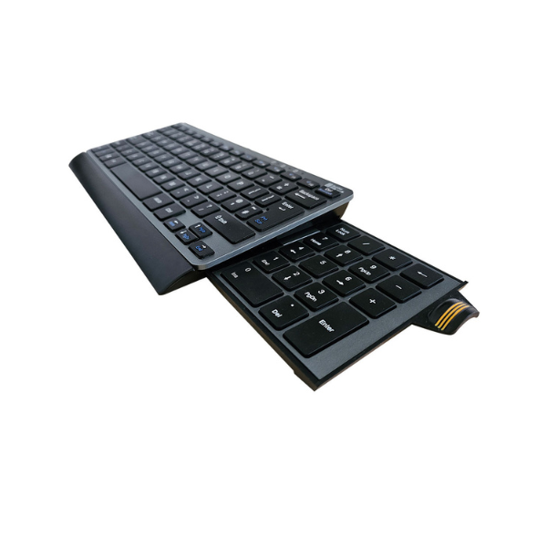 Productfoto met toetsenbord en numeriek deel los naast elkaar.