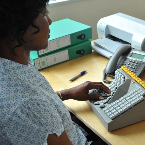 USB-bedraad Maltron keyboard aangesloten op laptop