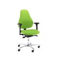 Score 5100 Small ergonomische stoel ingesteld voor comfort en ondersteuning.